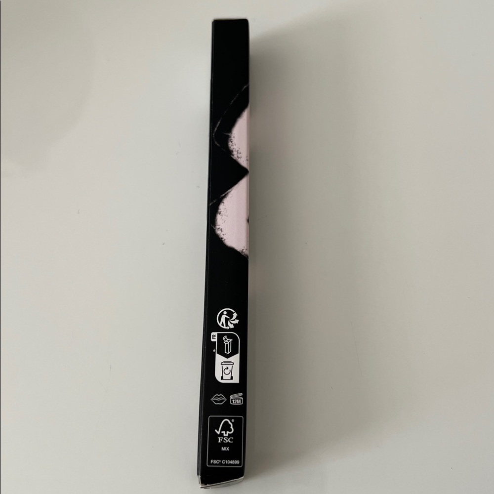 Fenty Beauty by Rihanna Trace'd Out Longwear Waterproof Pencil Lip Liner - Riri - Picture 8 of 11